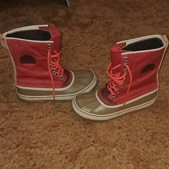 Sorel 1964 Women's Size 7 Red and Tan Winter Boots - Picture 4 of 9